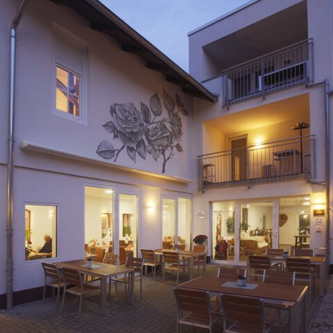 05 Terrasse Tränke 02-min