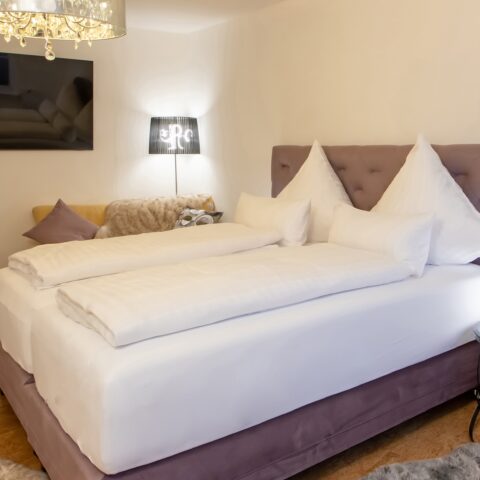 06 Hotel 10-min